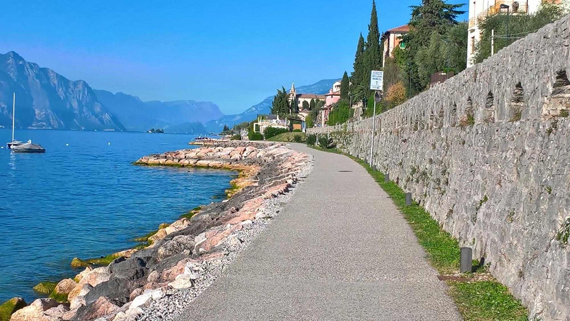 Villa Sul Lago Con Pontile Privato A Brenzone Sul Garda - Unique And Exclusive Екстер'єр фото