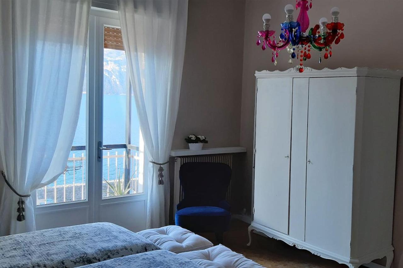 Villa Sul Lago Con Pontile Privato A Brenzone Sul Garda - Unique And Exclusive Екстер'єр фото